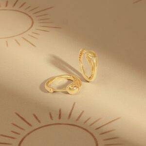 Sleek Radiant Gold Hoop Earrings