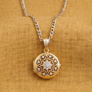 Sleek Buzz Gold Diamond Necklace